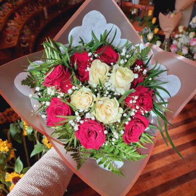 Canasta de 48 Rosas – Amor en su Máxima Expresión Canasta de 48 Rosas – Amor en su Máxima Expresión