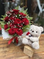 Pack Deleite: Ramo 12 rosas + Oso de Peluche